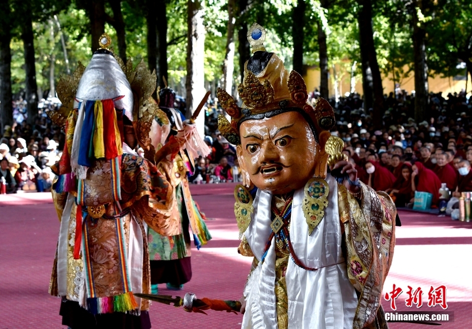 西藏扎什倫布寺上演國家級非遺傳統跳神活動