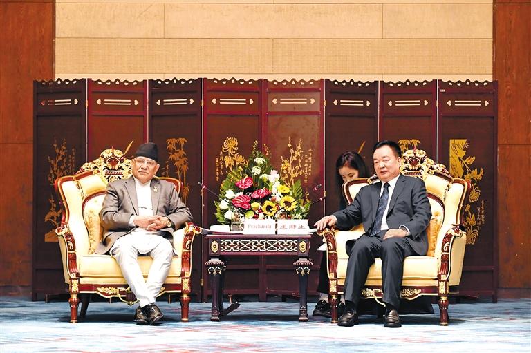 王君正会见尼泊尔总理普拉昌达一行