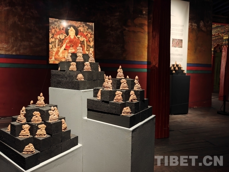“聚沙为塔”吉崩岗拉康文物回归特别展览在西藏拉萨开幕