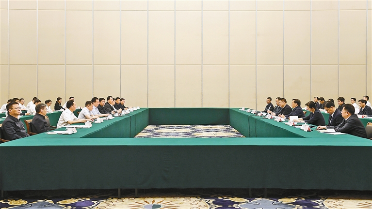 西藏自治區黨政代表團赴湖北省學習考察并召開兩省區工作座談會