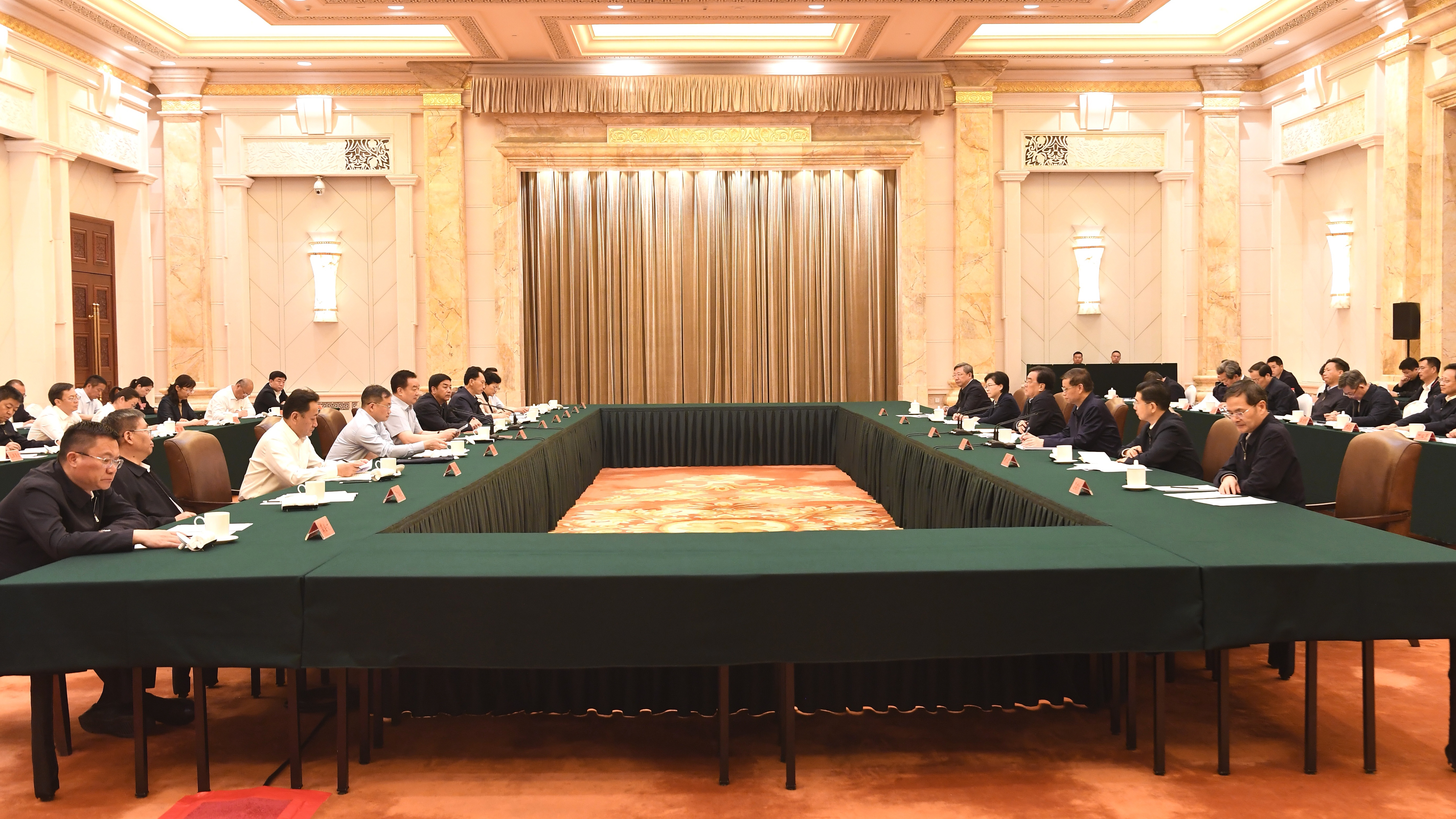 西藏自治區黨政代表團赴江蘇省學習考察 王君正信長星出席兩省區工作座談會并講話
