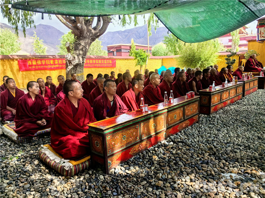 桑耶寺土登热赛：精深的佛学交流促进学员闻思修辩的能力