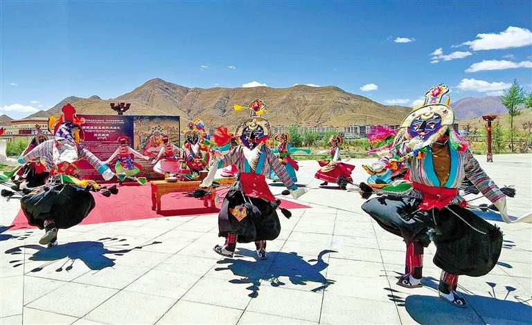 迥巴藏戏是“蓝面具藏戏”重要流派之一