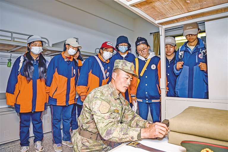 軍民一家親 共敘魚水情 西藏各地各部門開展系列活動慶祝八一建軍節(jié)