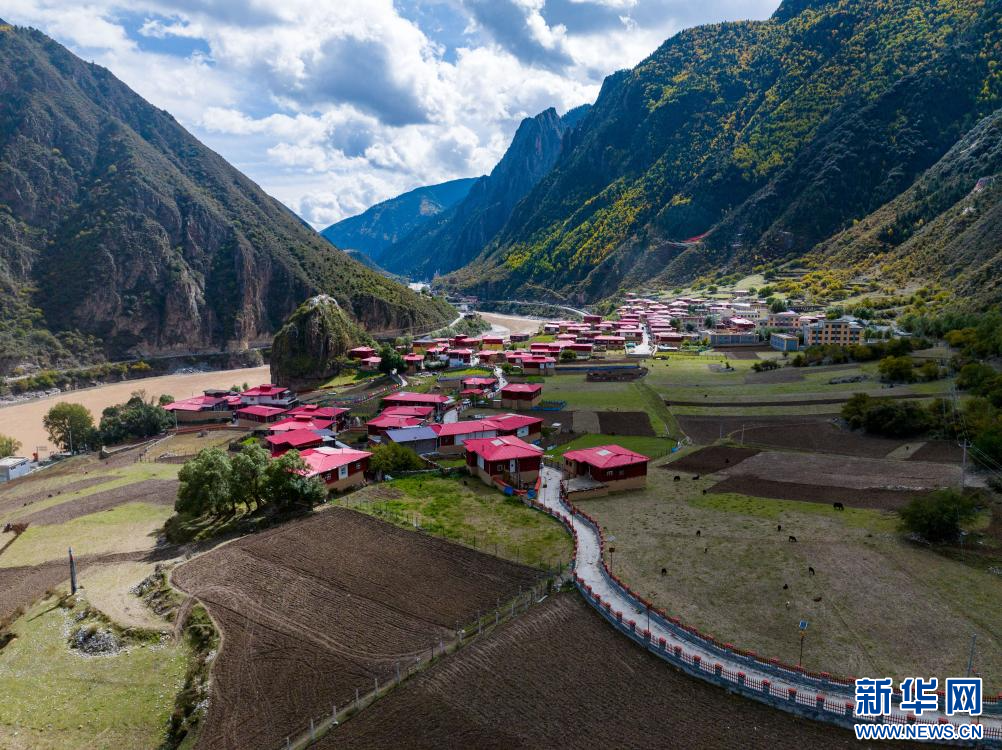 西藏昌都：建设宜居宜业美丽乡村