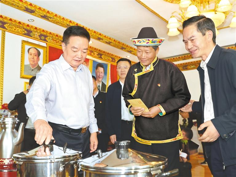 王君正在林芝市调研时强调 坚决贯彻落实习近平总书记重要指示精神 扎实抓好基层党组织建设 充分发挥党支部战斗堡垒作用和党员先锋模范作用