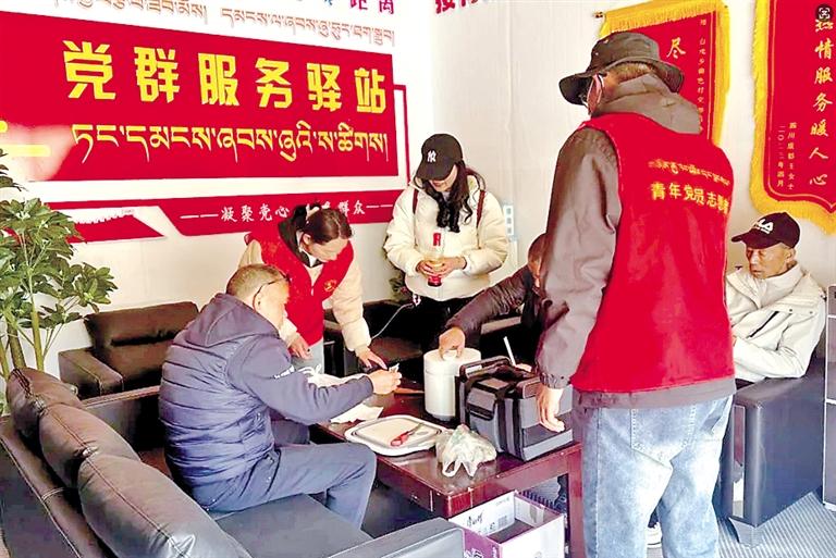 巧搭活动之“台” 共绘幸福画卷