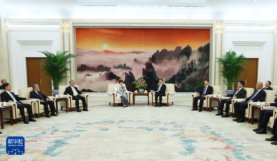 王滬寧會(huì)見參加抗戰(zhàn)勝利80周年紀(jì)念活動(dòng)的臺(tái)灣各界人士代表