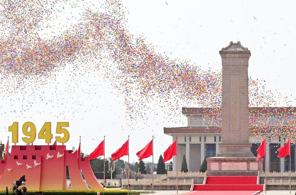 做堂堂正正的中国人——习近平总书记重要讲话激励台胞共担民族大义、同谱复兴新篇