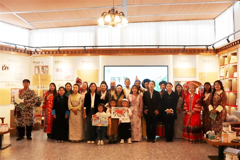 从“老马”的大院到社区的“石榴园” 八一社区绘就民族团结幸福画卷
