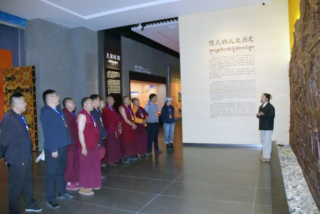 汲取先进经验 凝聚奋进力量——错那市寺管会干部 寺庙执事人员赴日喀则市开展区情教育考察学习活动