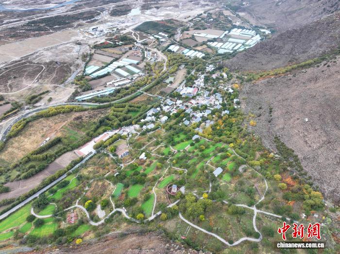 西藏：民族团结之花绽放在雪域桃乡 嘎拉村以“旅游+”绘就乡村振兴新图景