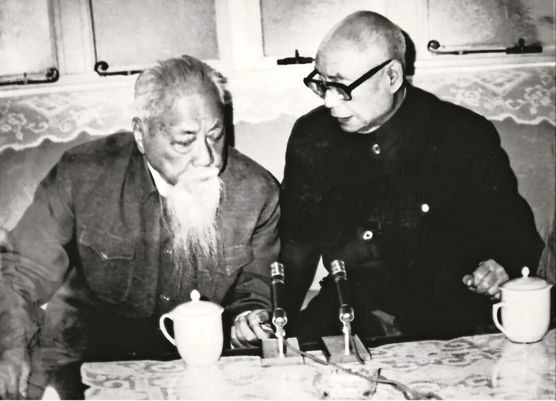 小平會五老，火鍋演大戲