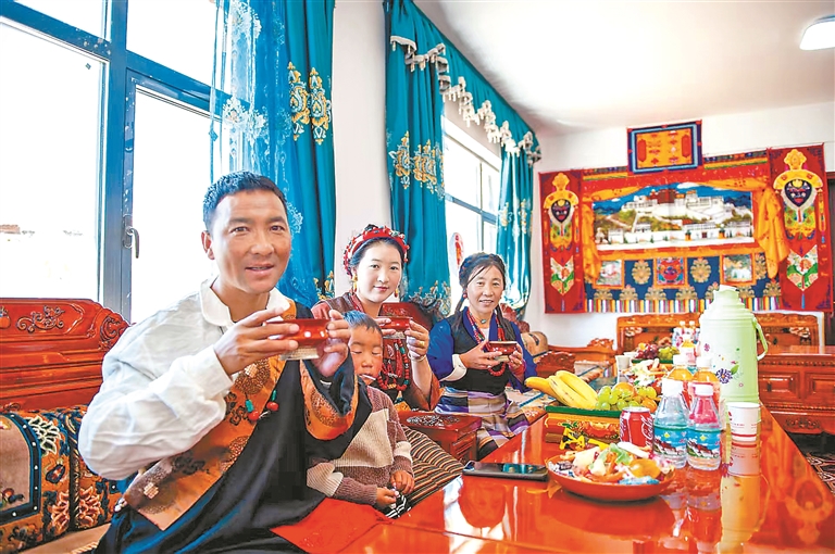 温暖和希望在珠峰脚下升腾