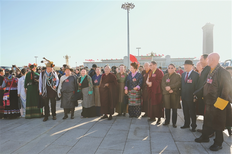 春风浩荡启新程 同心奋进向未来