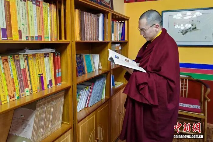 西藏僧人谈读书：多元阅读助解佛法普世价值