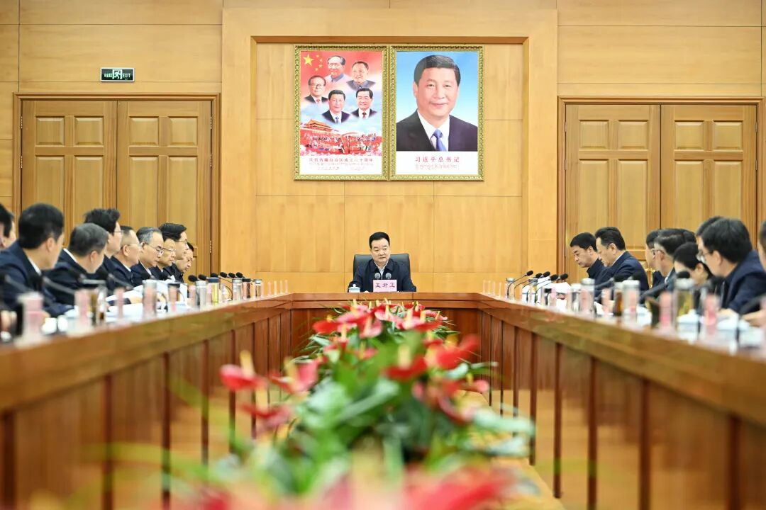 王君正主持召开自治区党委常委会会议 听取全区一季度经济运行情况