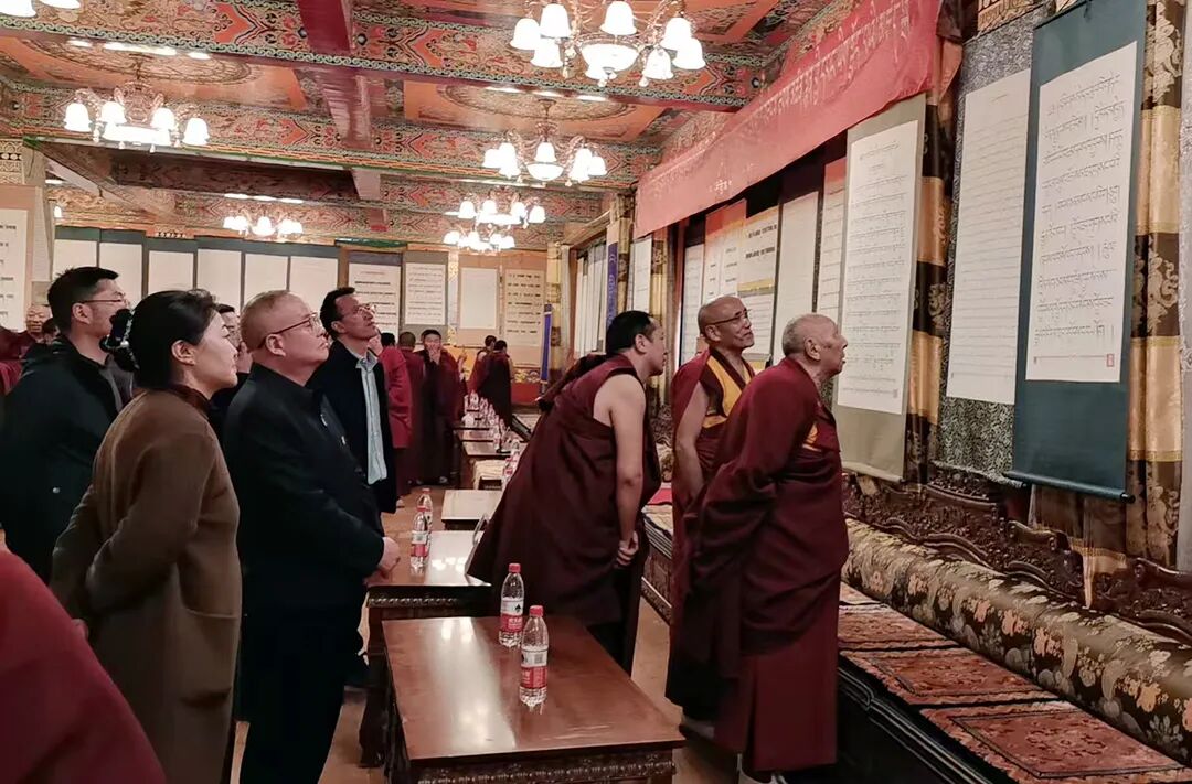 笔墨润初心 学规守戒修身树新风——强巴林寺开展藏文书法比赛暨宣讲活动
