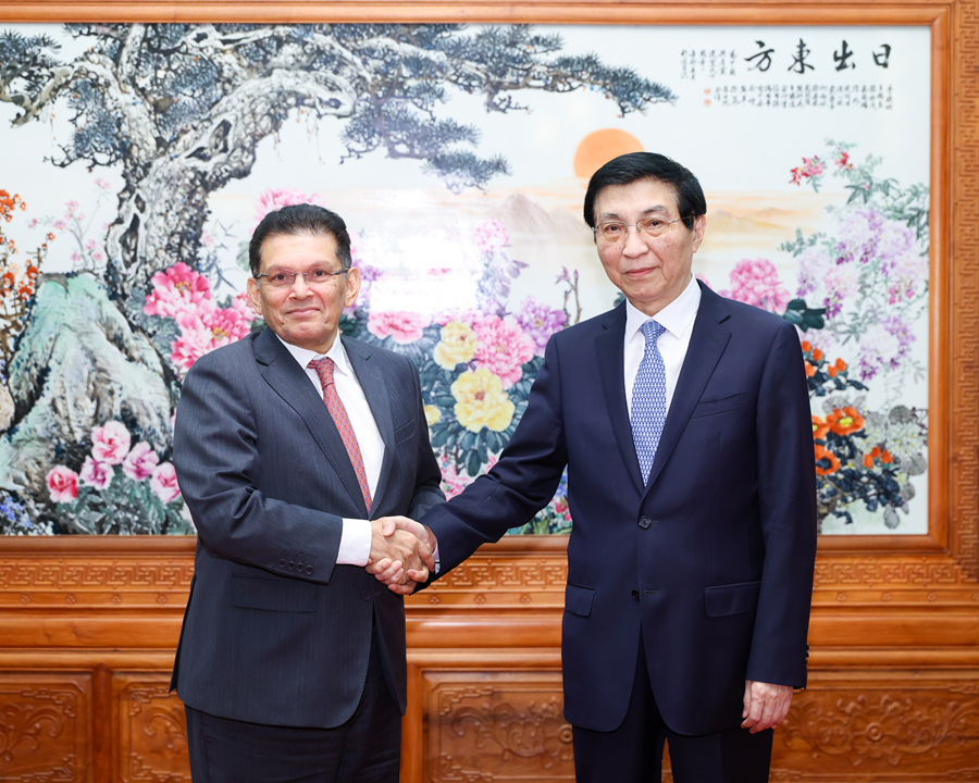 王沪宁会见孟加拉国外交部长卡利勒