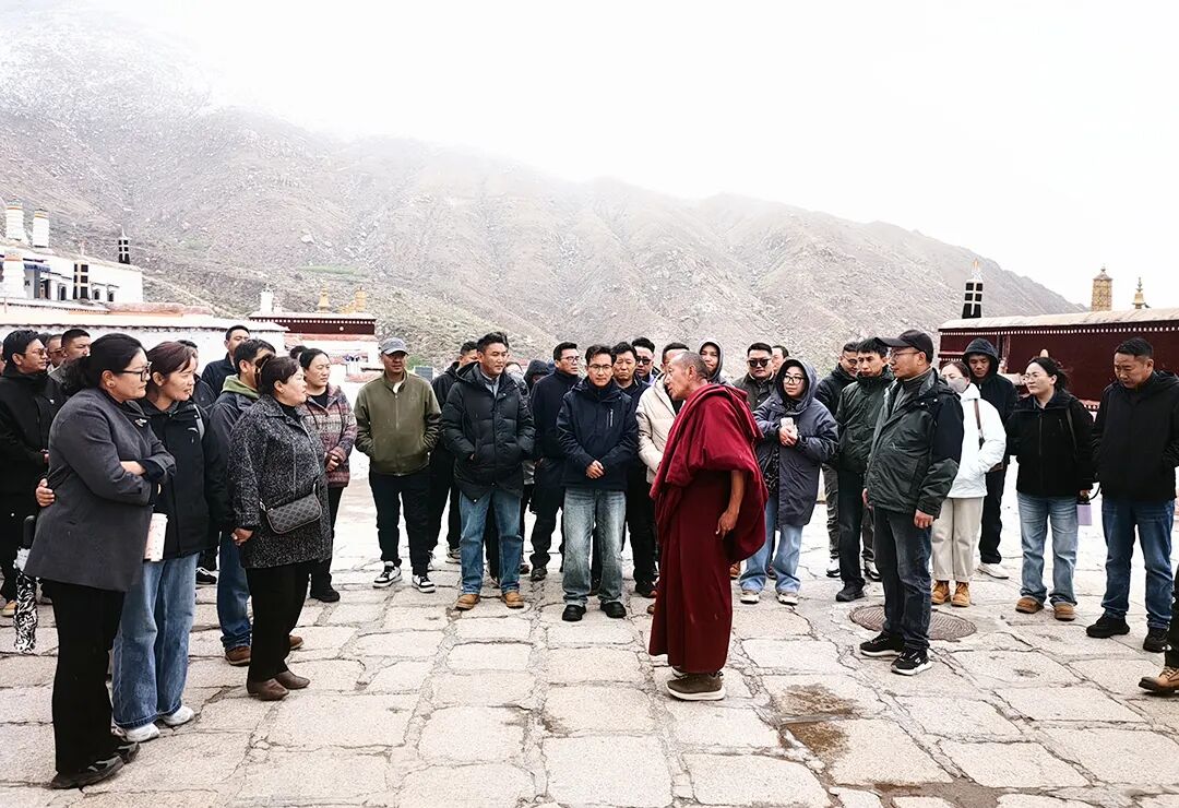 全区宗教活动场所法治宣传员培训班赴哲蚌寺开展现场教学
