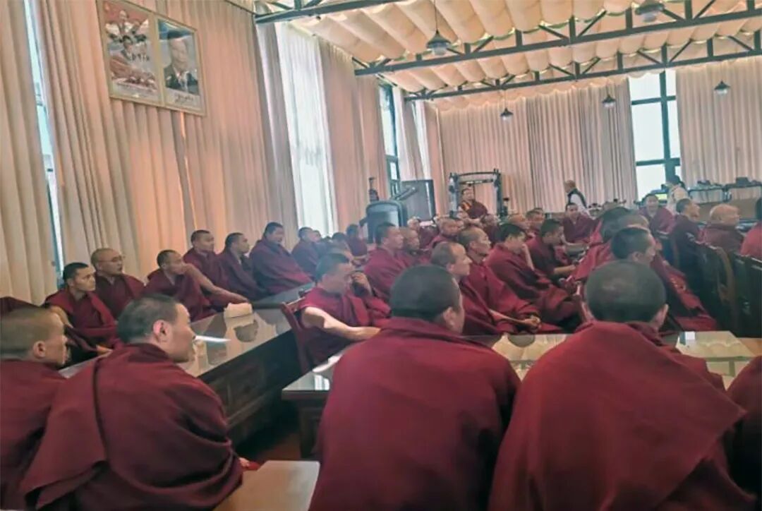 甘丹寺管委会组织僧众开展铸牢中华民族共同体意识专题宣讲活动