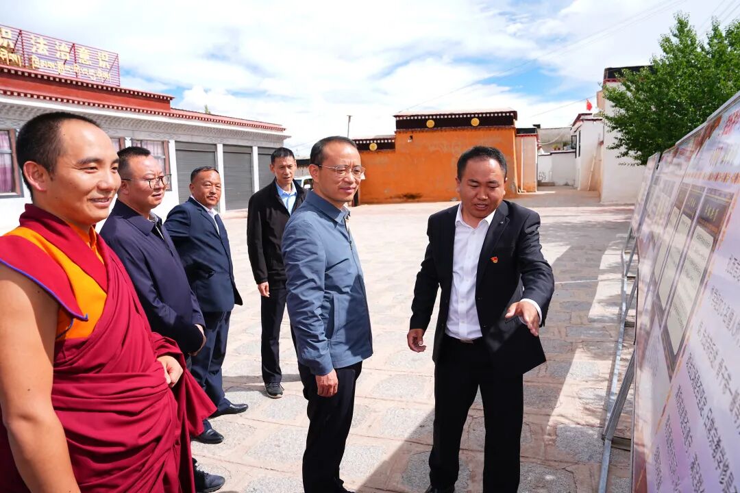 王方红在谢通门县调研并召开座谈会