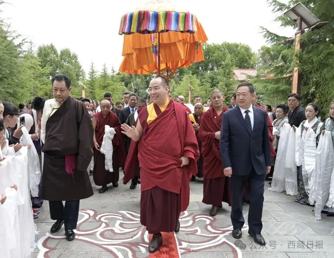 班禅额尔德尼·确吉杰布抵达拉萨 开启在藏履职办公社会调研和佛事活动