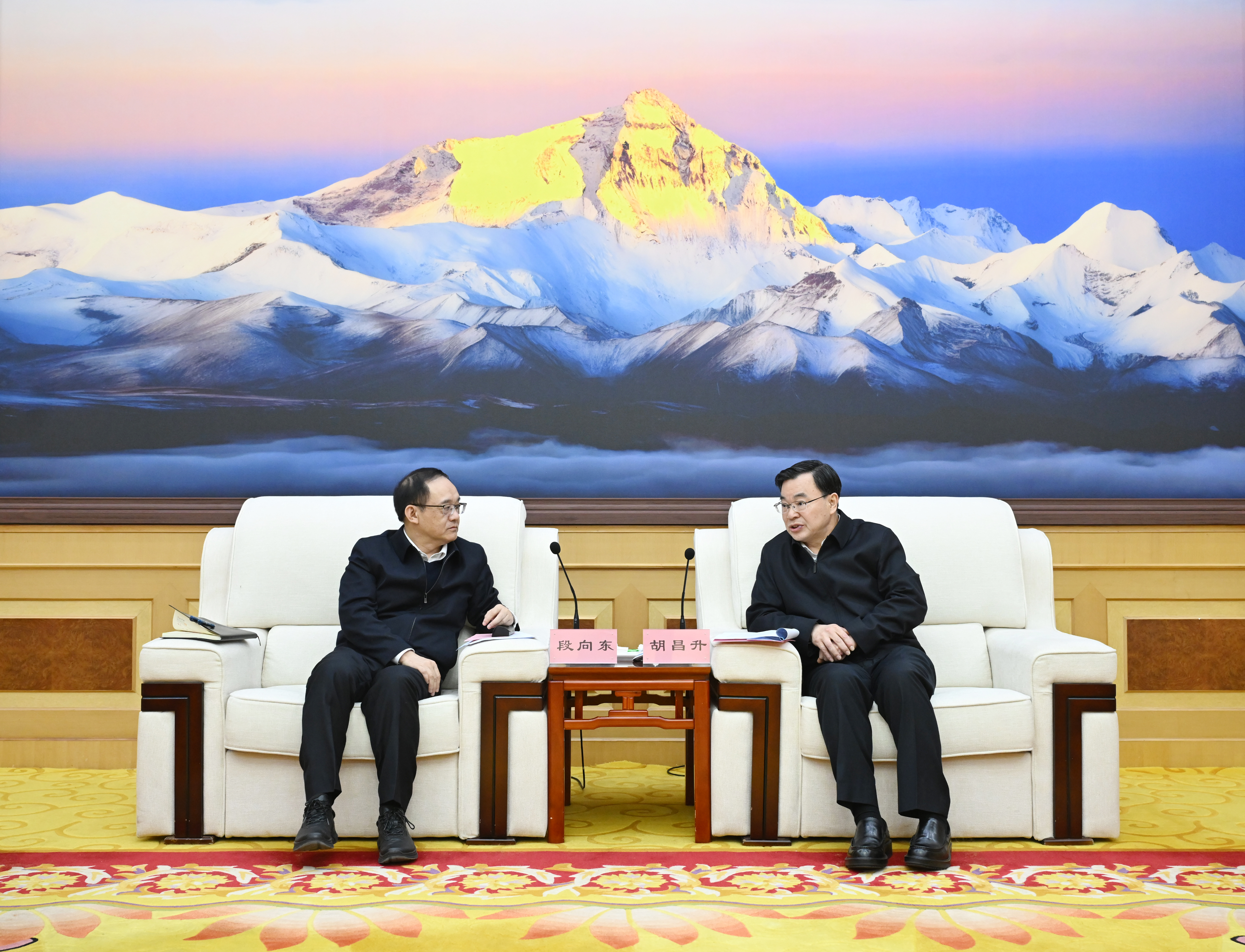 胡昌升会见段向东一行