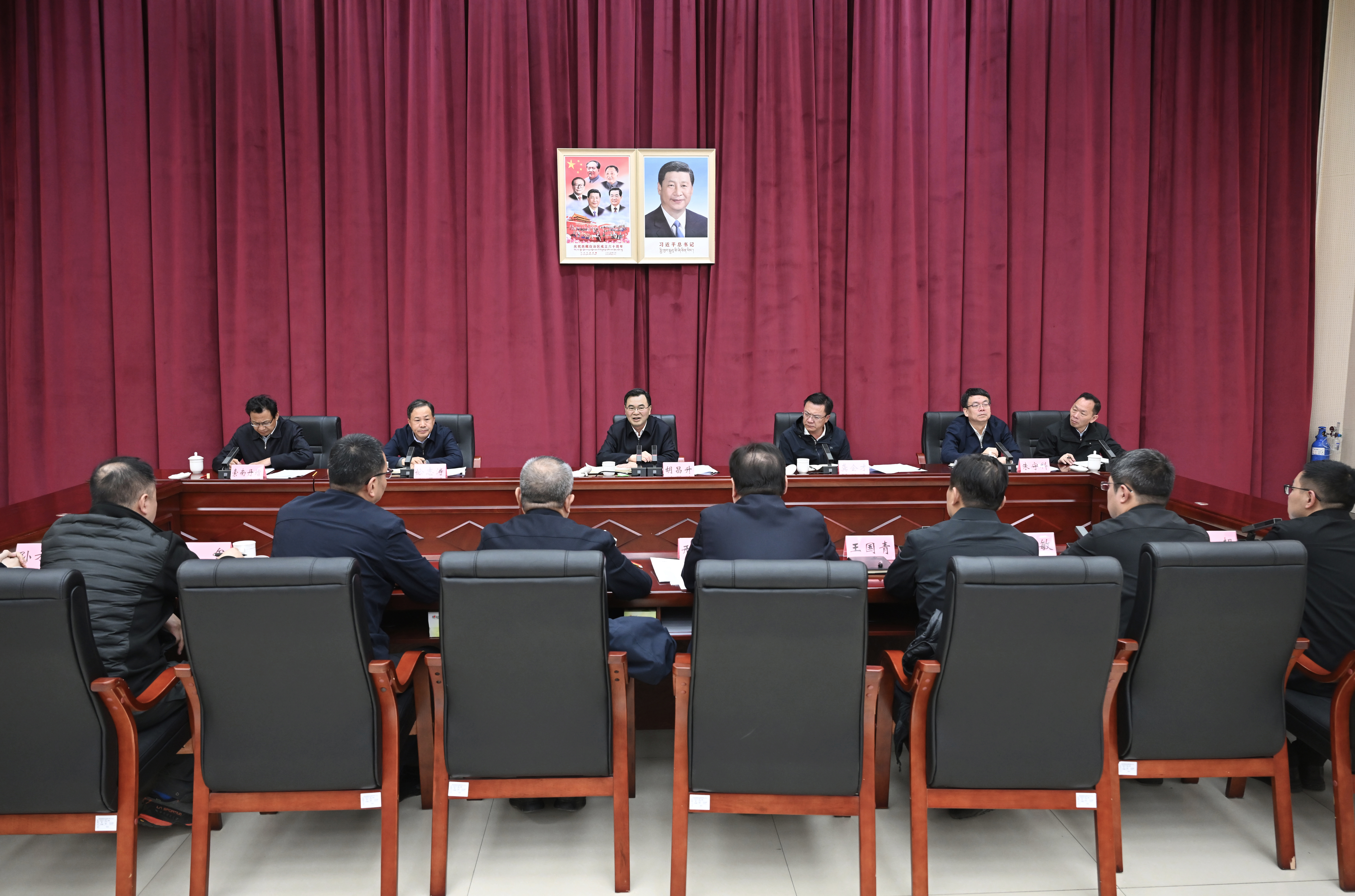 胡昌升与阿里地区援藏干部座谈