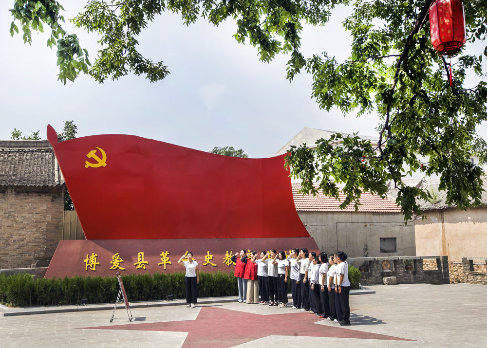坚守初心使命，始终保持党同人民群众的血肉联系——习近平党建思想引领新时代全面从严治党系列述评之二
